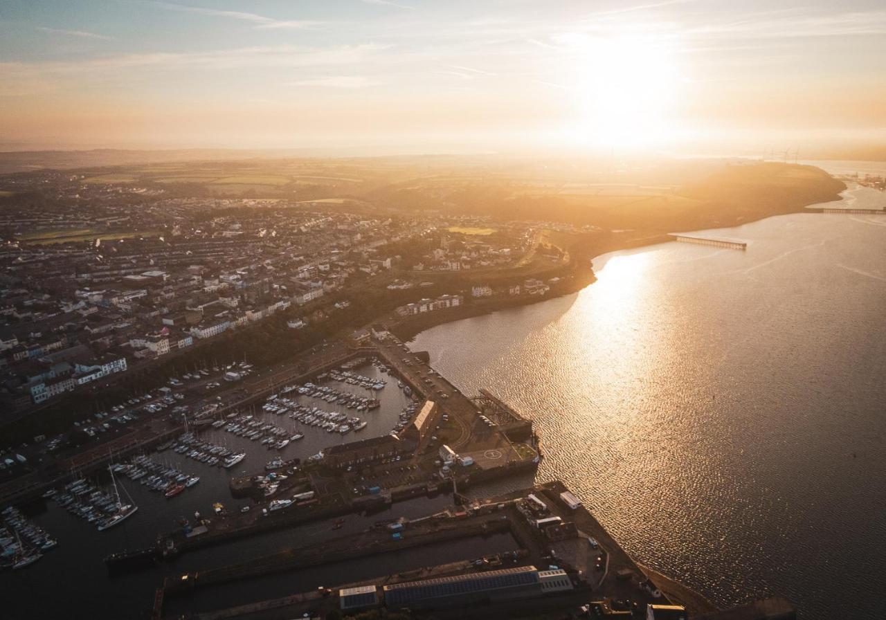 Ty Milford Waterfront Hotell Milford Haven Exteriör bild